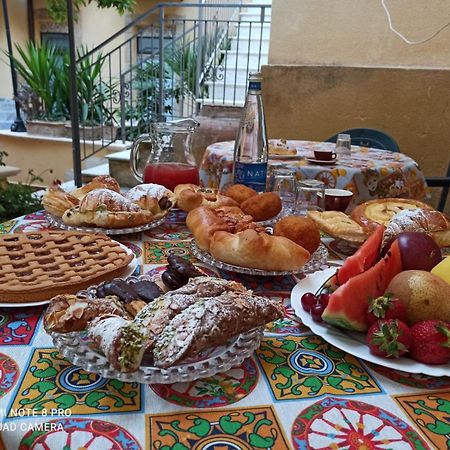 B&B Il Melograno Antico Con Terrazza E Giardino Agrigento Exterior photo